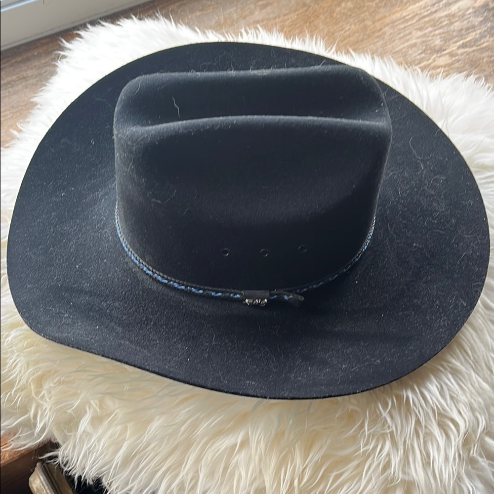 Fox Creek Black Bailey Wool Made in the USA Excellent 7.25 58 as new See photos